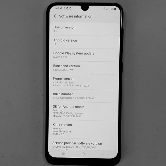 Samsung Galaxy A50 Locked TracFone  - Black - 64 GB EUC - Picture 9 of 10